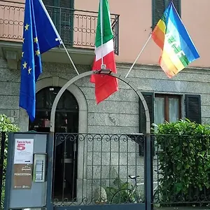 Konukevi Gira, Como