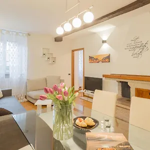  Apartment Volta By Rent