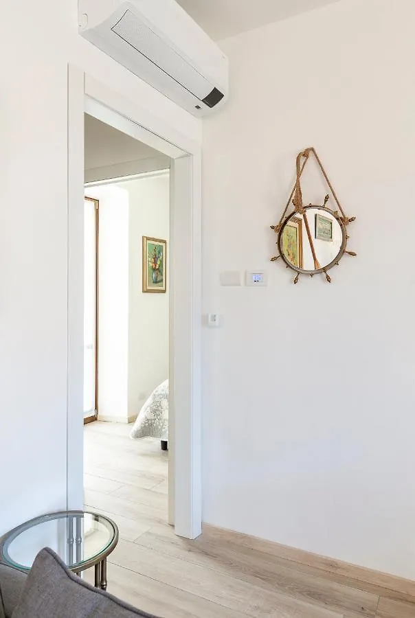 Cadepulan - Lake Como Residence 0*,  이탈리아